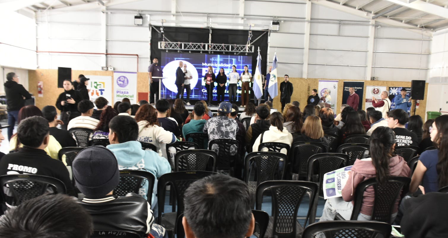 Comenzó la 1° Edición de la Expo Vocacional en Plaza Huincul