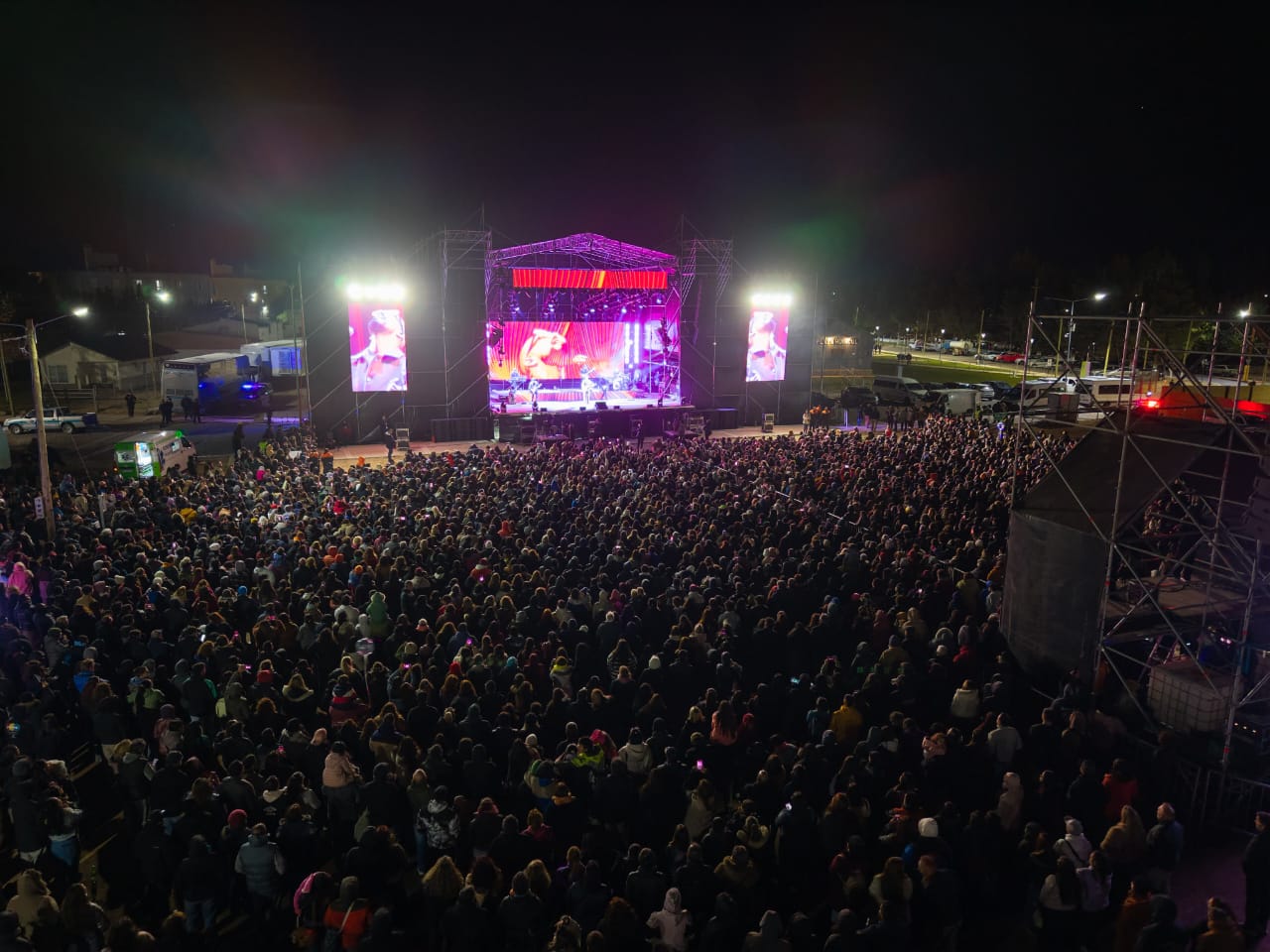 Plaza Huincul vivió tres noches a pura fiesta para celebrar su 60° Aniversario