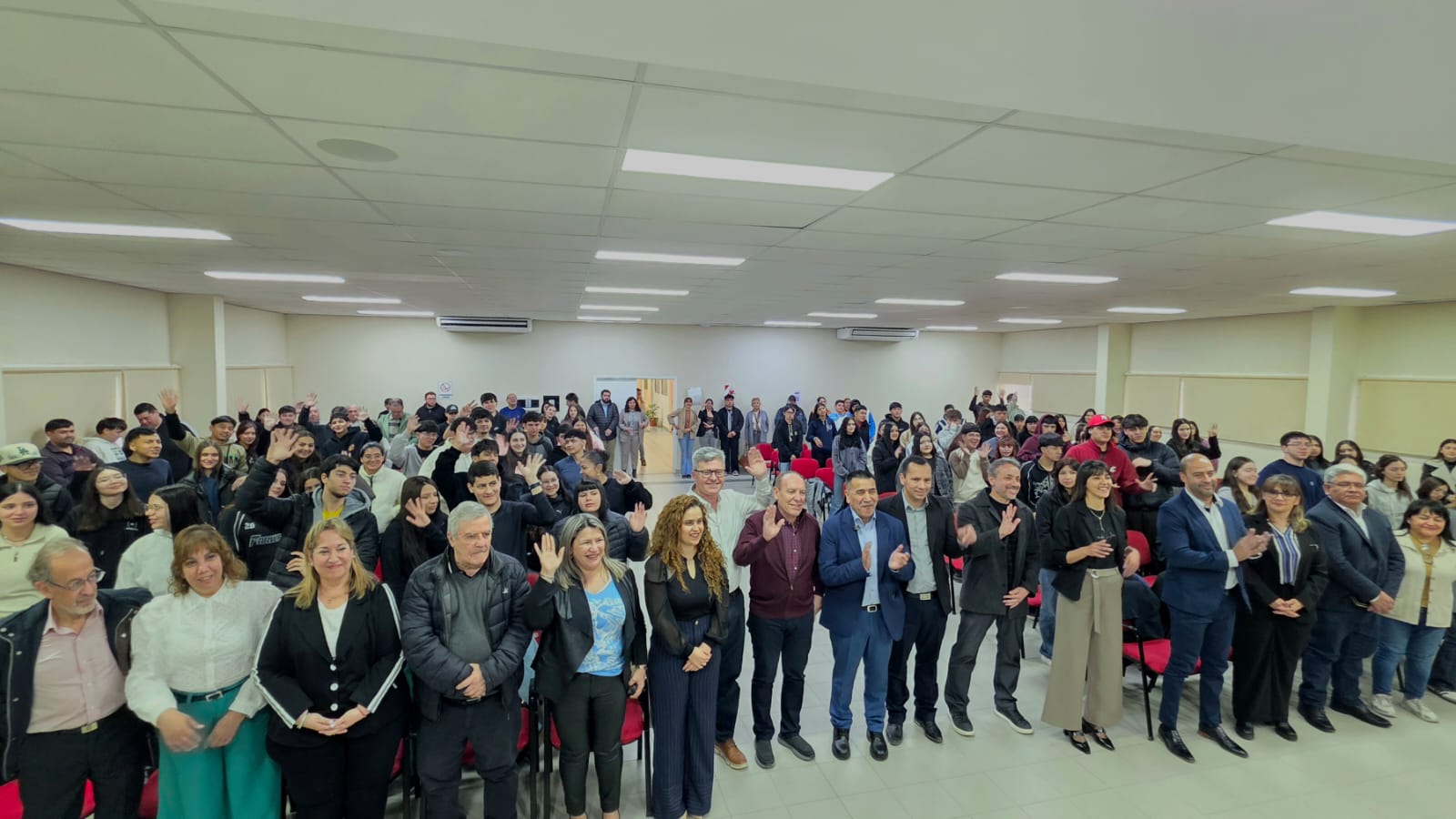 Plaza Huincul y Cutral Co presentaron oficialmente la Estudiantina 2026