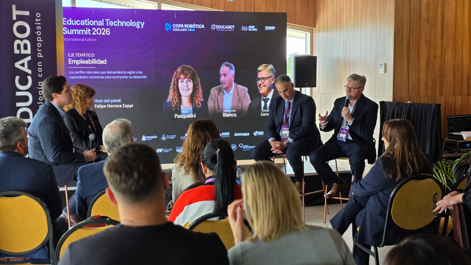 Larraza expuso la experiencia de Plaza Huincul en el Educational Technology Summit