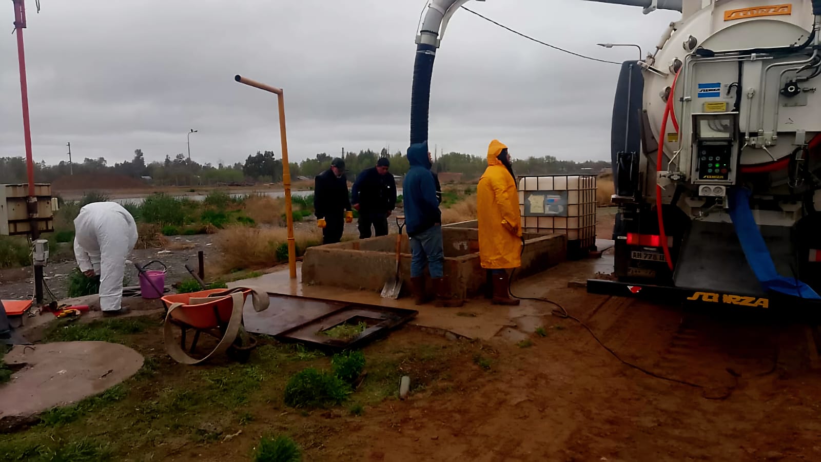 Plaza Huincul optimiza el sistema de riego con agua de reúso en Zona de Chacras