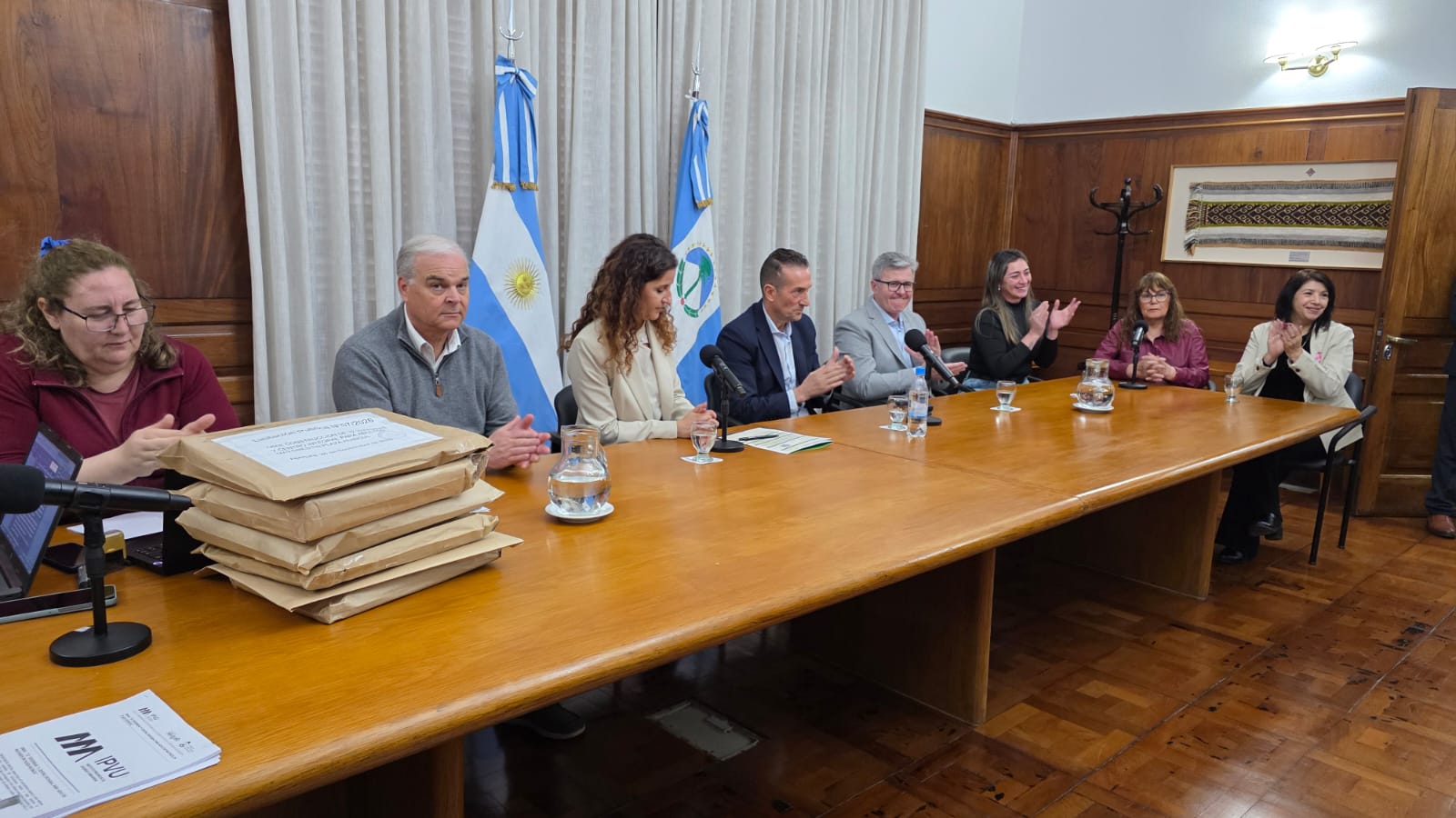 5 empresas presentaron sus propuestas para construir el complejo de viviendas para adultos mayores en Plaza Huincul