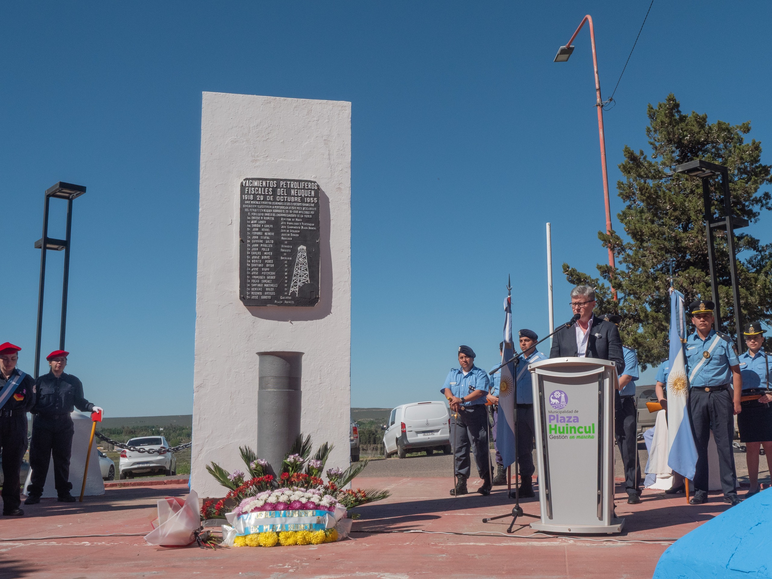 Plaza Huincul conmemoró el 108° aniversario del Descubrimiento del Petróleo en la Provincia de Neuquén